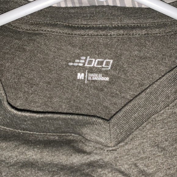 V neck tee - Picture 3 of 3